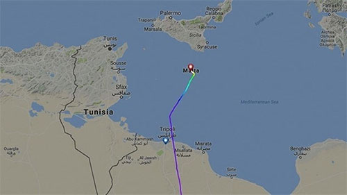 El vuelo que iba a Trípoli fue desviado y aterrizó en Malta Secuestrado un avión libio con 118 personas a bordo
